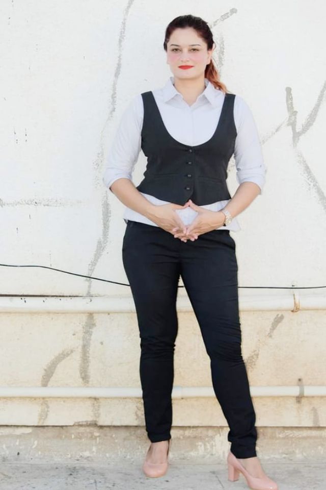 Anushikha Dwivedi, full-length portrait